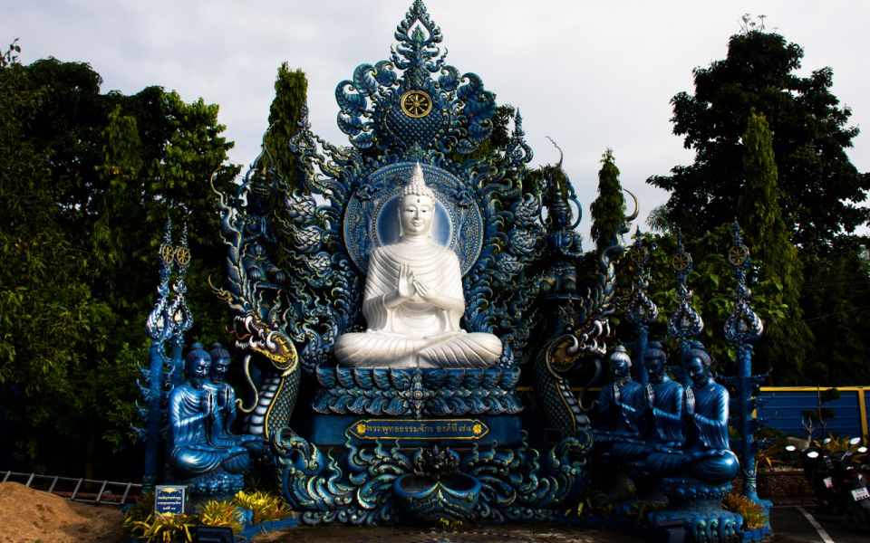 From Chiang Mai: Chiang Rai 2 Temples and Golden Triangle