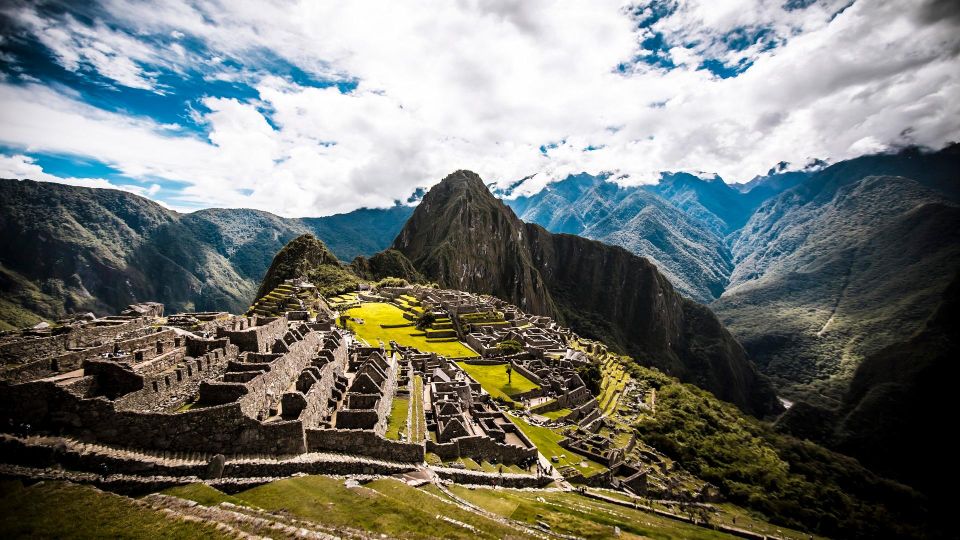 From Cusco: Machu Picchu Luxury Tour – Train Hiram Bingham