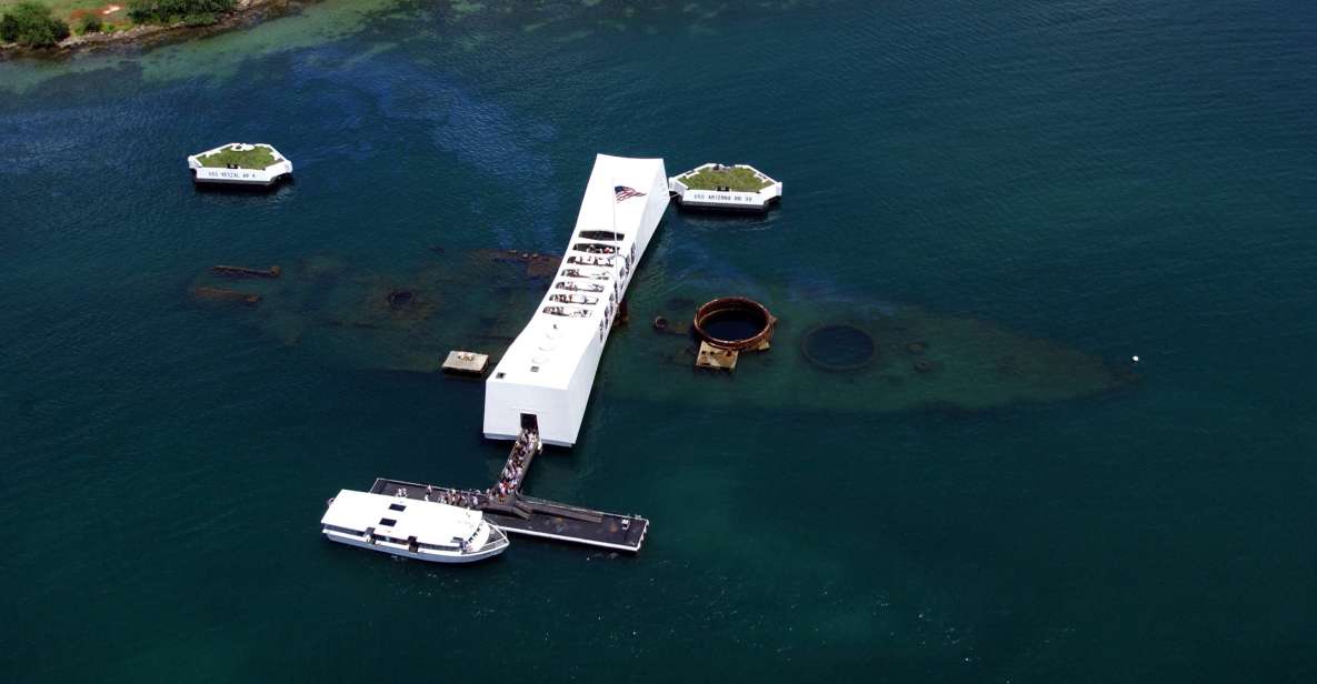 From Honolulu Harbor: Private Custom Tour on Oahu