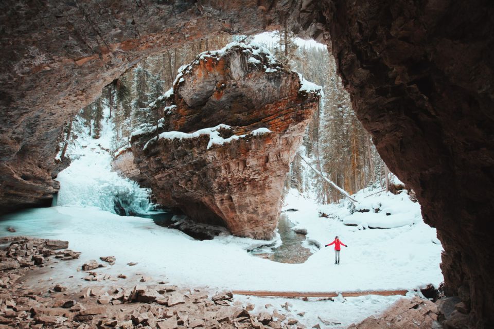 From Jasper: Maligne Canyon Guided Ice Walking Tour