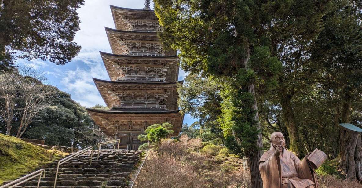 From Kanazawa: Beaches, 400-Year Old Temples & Aliens