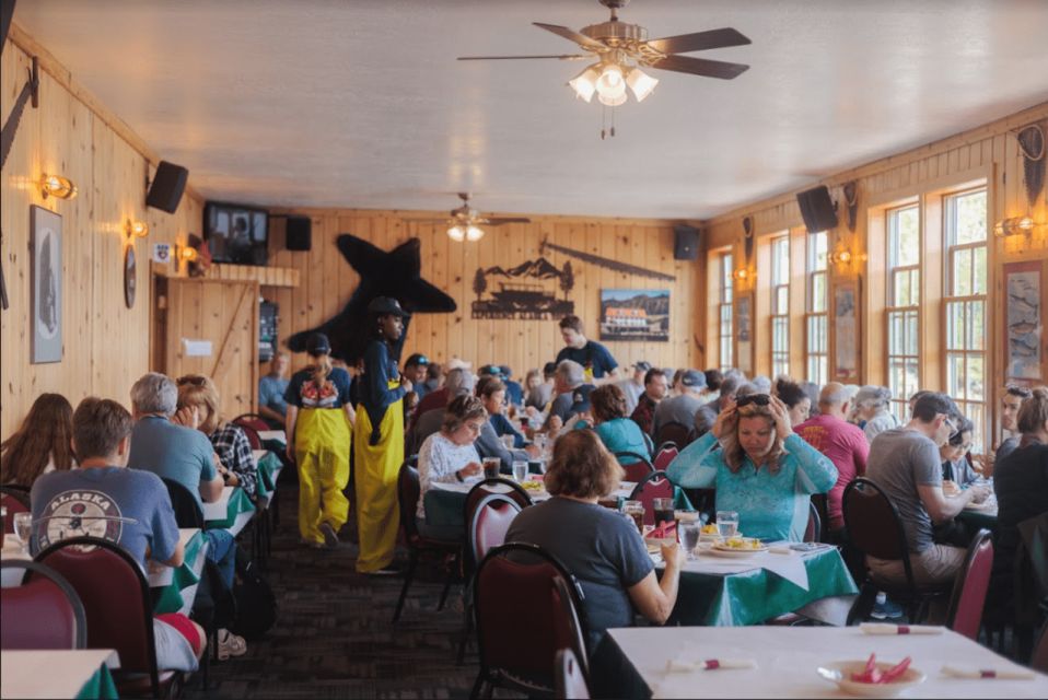 From Ketchikan: Crab Feast Lunch at World Famous Lodge