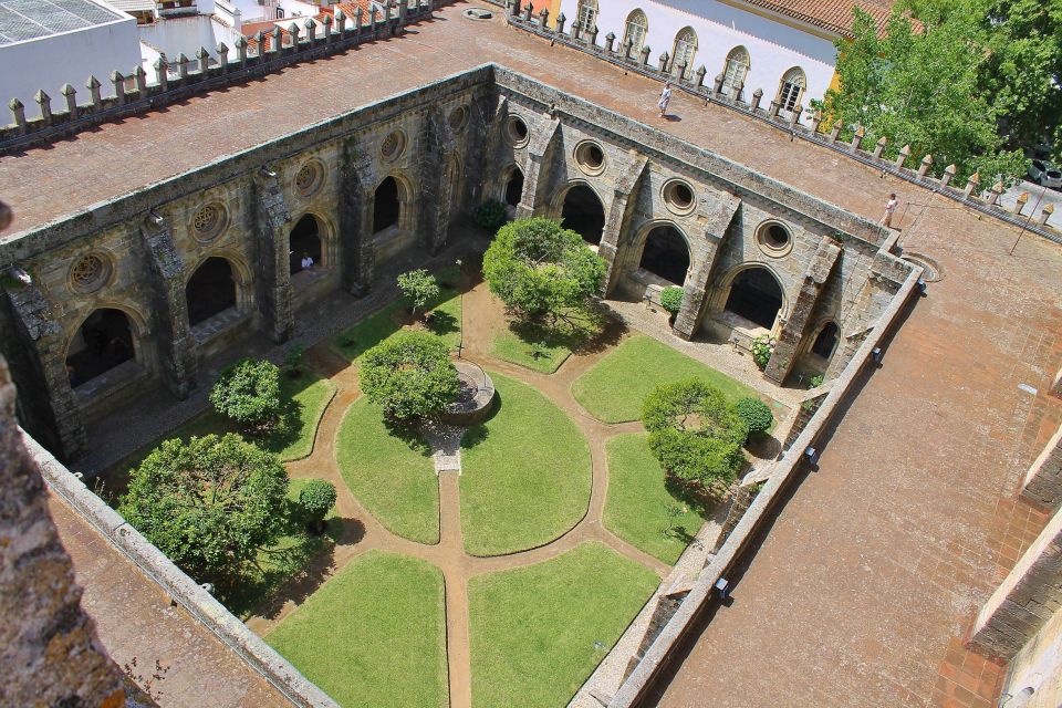 From Lisbon: Évora Private Historic Discovery Tour