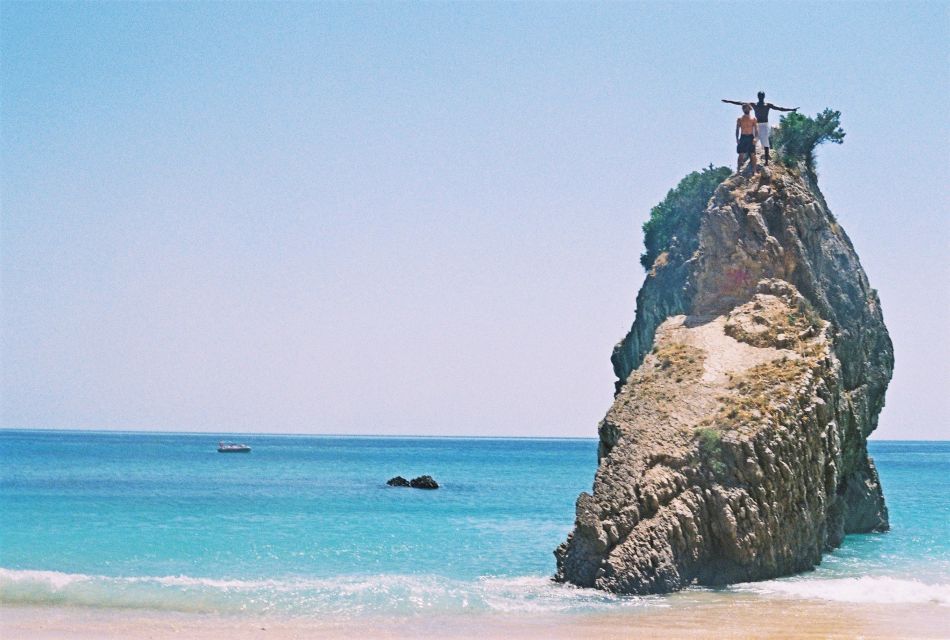 From Lisbon: Sesimbra Wild Beach Tour