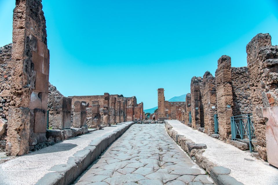 From Naples: Pompeii and Amalfi Coast Full-Day Private Tour