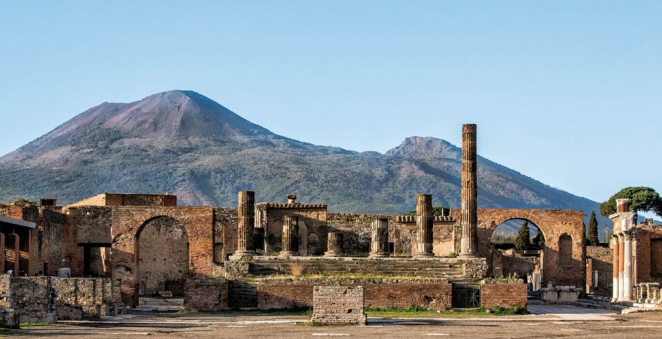 From Naples: Pompeii, Ercolano, and Vesuvius Day Trip