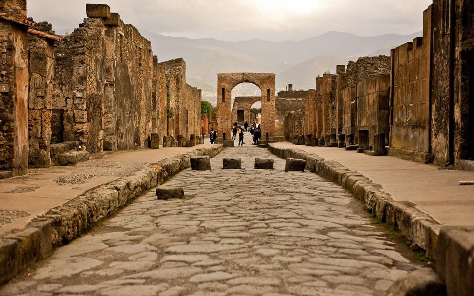 From Naples: Private Tour Vesuvius, Herculaneum and Pompeii