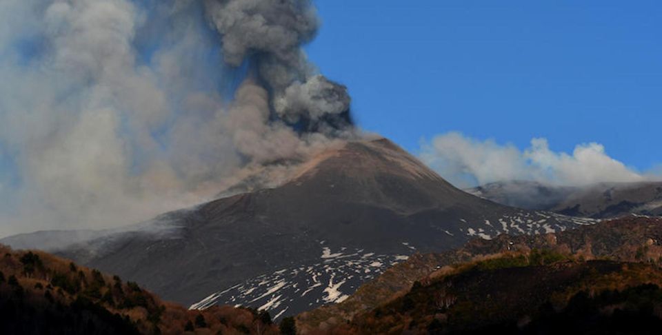 From Palermo to Taormina: Mount Etna (Multi-Language Tour)