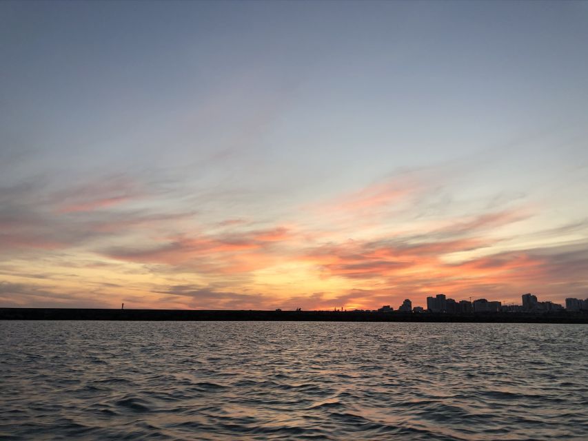 From Portimão: Sunset Boat Trip With Wine