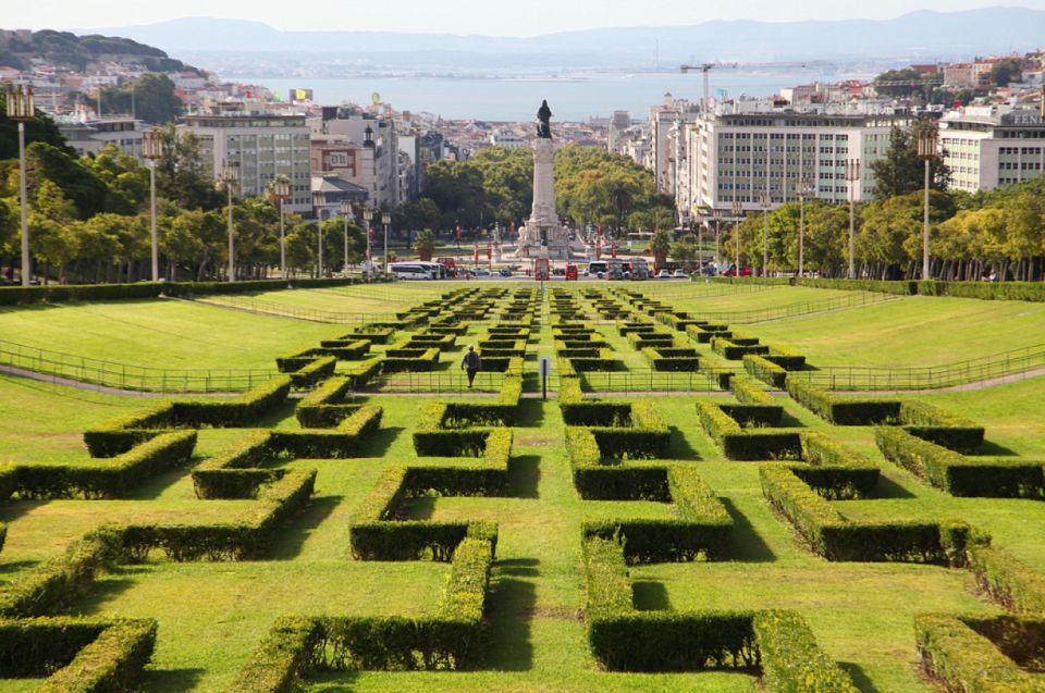 From Porto: Private Sightseeing Lisbon Tour