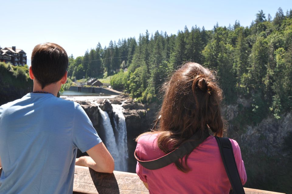 From Seattle: Snoqualmie Falls and Wineries Tour W/ Transfer