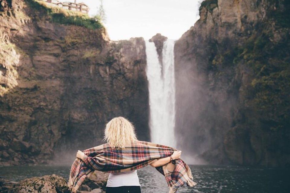 From Seattle: Visit Snoqualmie Falls and Hike to Twin Falls