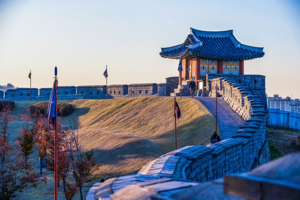 From Seoul: Suwon Hwaseong Fortress & Folk Village Day Tour