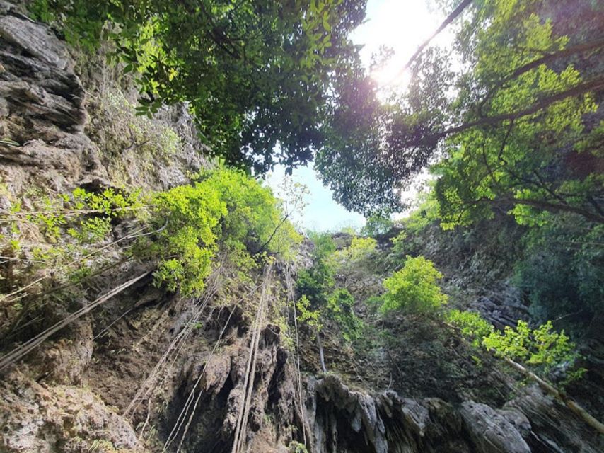 From Yogyakarta: 2Day Temple, Sunrise Volcano, and Cave Tour