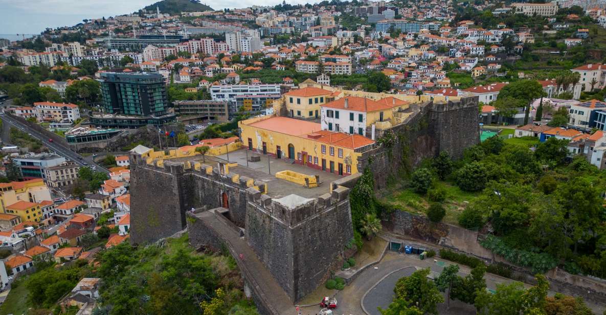 Funchal : 1 Hour City Tour by Tuk-Tuk