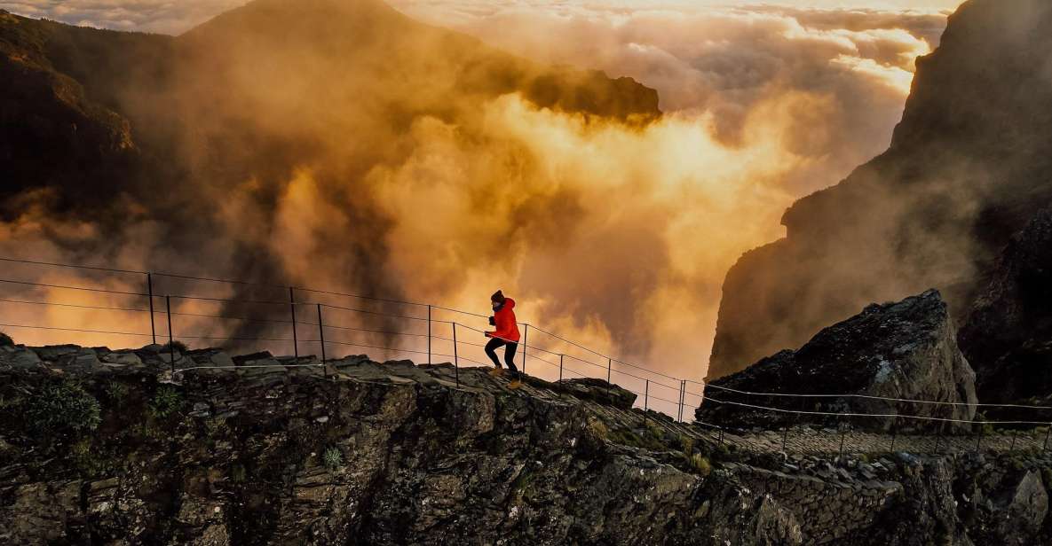 Funchal/Caniço: Sunrise Pico Do Arieiro & PR1 Hike Transfer