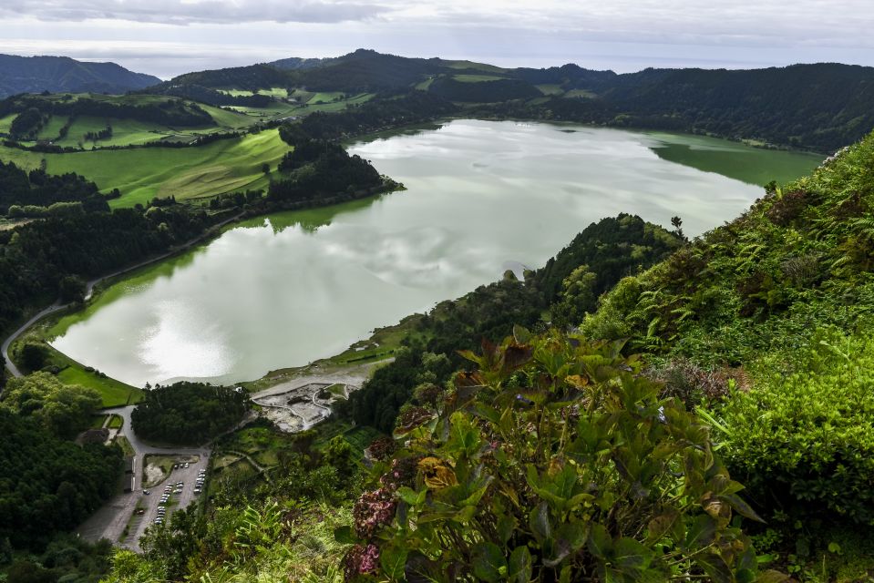 Furnas: Tea Plantations, Lake and Volcano Guided Tour