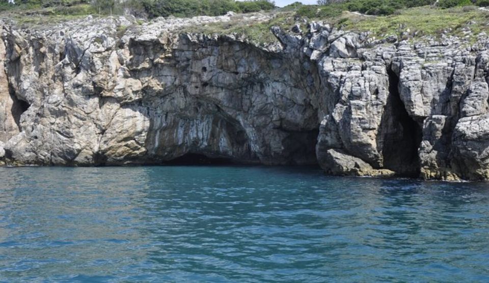 Gaeta: Private Cruise to Montagna Spaccata and Devil’s Well