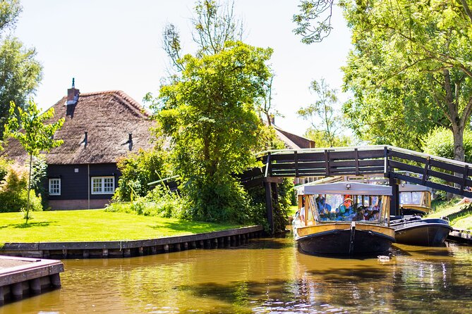 Giethoorn and Afsluitdijk Day Trip From Amsterdam With Boat Trip