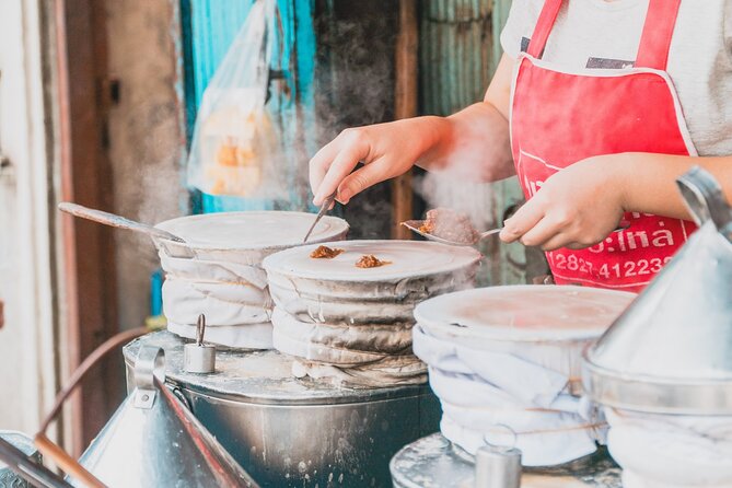 Go Where the Locals Go, Eat What the Locals Eat! Food Tour With Local Foodies - Exploring Chiang Mais Culinary Delights