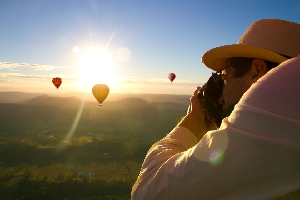 Gold Coast: Hot Air Balloon Flight and Vineyard Breakfast