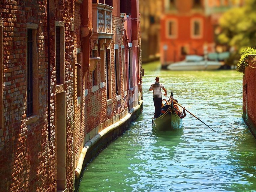 Gondola Dreams: Your Private Venetian Odyssey