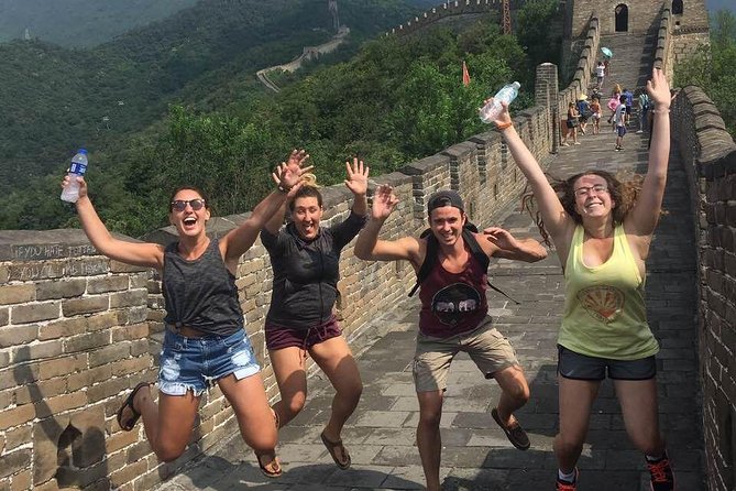 Great Wall Layover Small Group Tour (7AM-11AM)