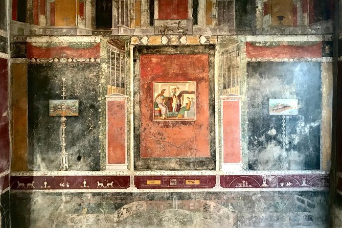 Guided Tour of Pompeii Ruins With Lunch and Wine Tasting