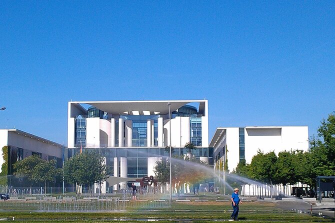 Guided Tour of the Government District to the Reichstag