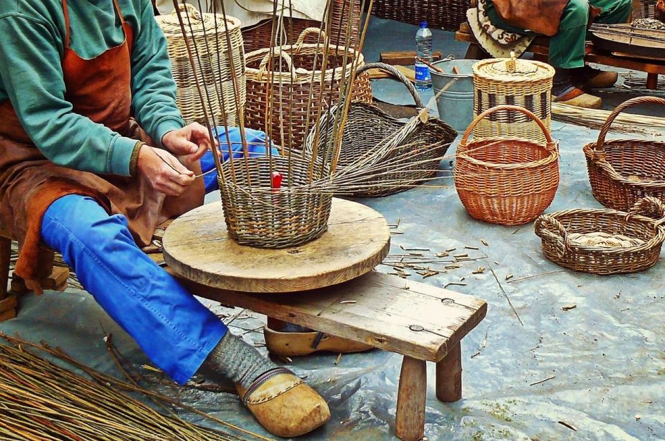 Guided Walking Tour Among the Artisans of Ortigia