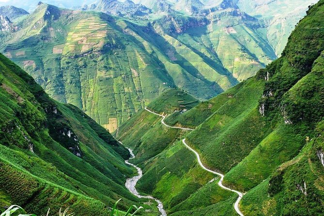 Ha Giang Loop Private Motobike Tour – 4 Days and 3 Nights!