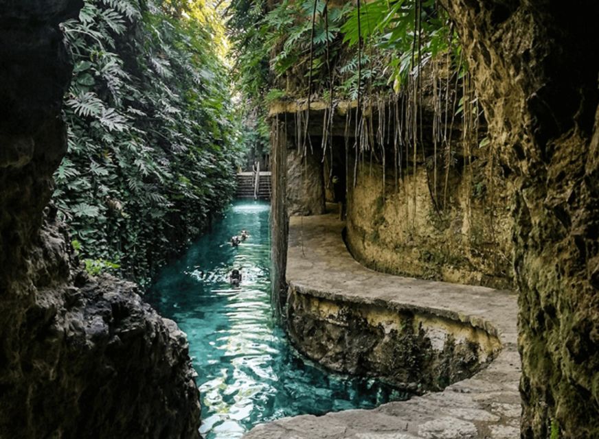 Hacienda & Cenote Mucuyche