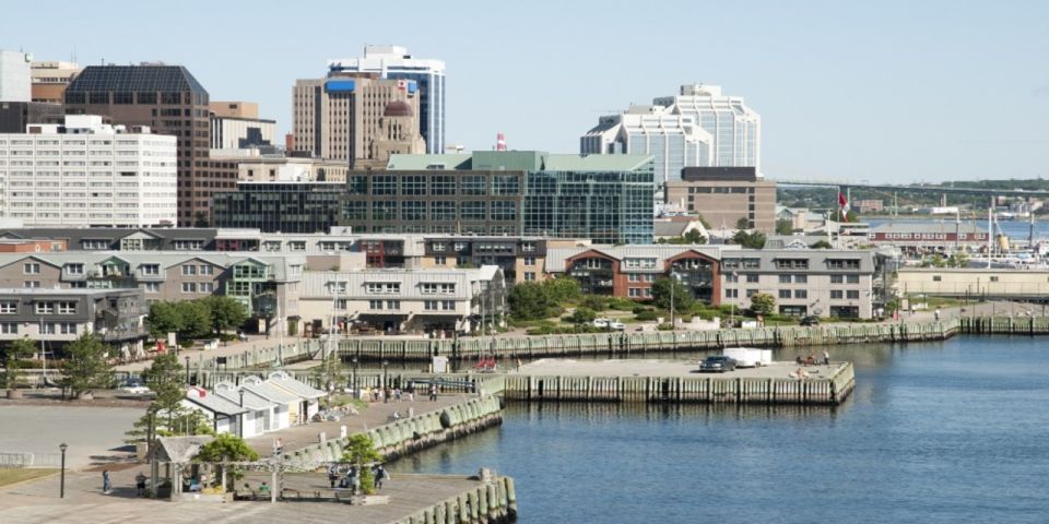 Halifax: Guided Harbourfront Food Walking Tour