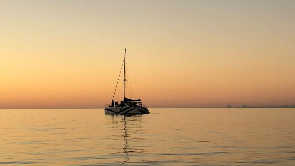 Hervey Bay Champagne Sunset Sail