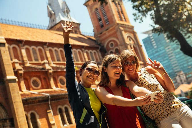 Highlights & Hidden Gems With Locals: Best of Ho Chi Minh City Private Tour