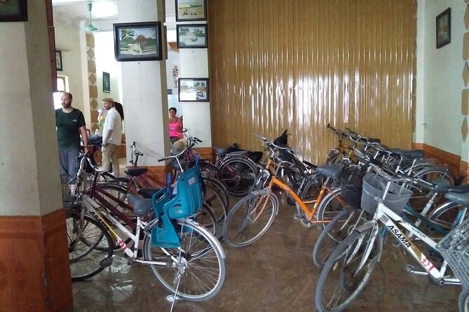 Hoa Lu – Tam Coc: Boat Trip and Bicycle Ride