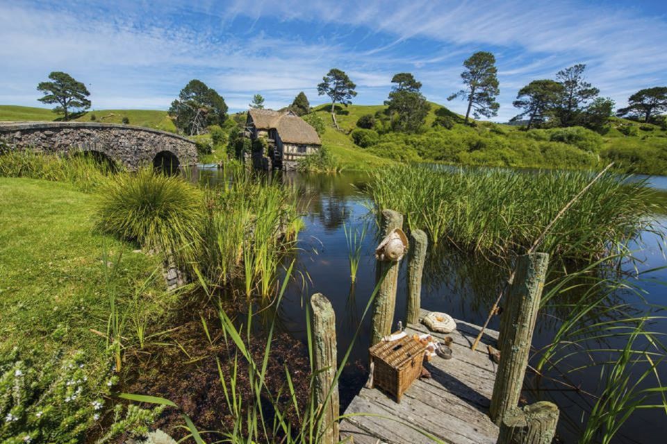 Hobbiton Movie Set & Rotorua Premium Day Tour From Auckland