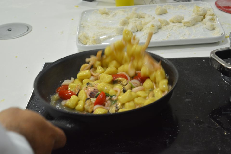 Homemade Pasta and Seafood Cooking Class With Dinner