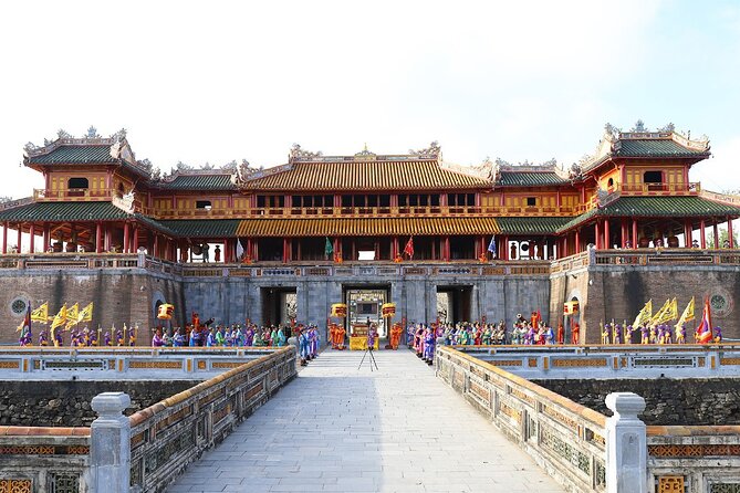 Hue Walking Tour to Imperial Citadel and Forbidden City