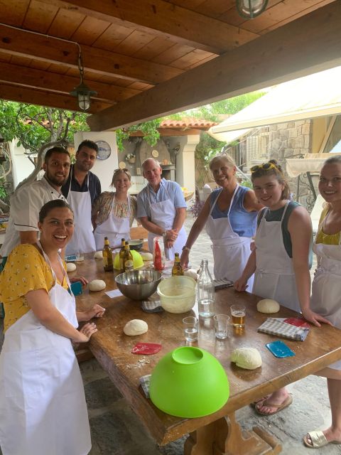 Ischia: Pizza Making Class With Drink Included