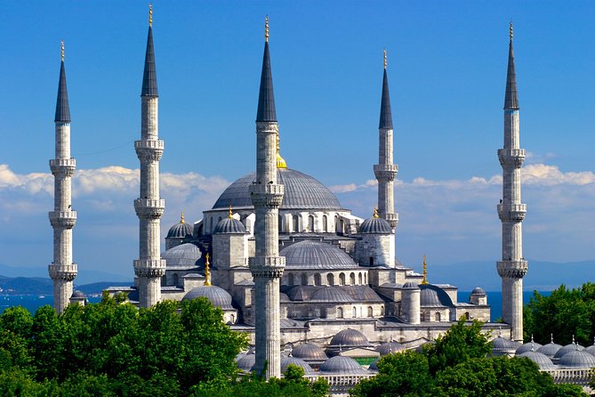 Istanbul Historical Tour With Guide, Lunch and Transfers