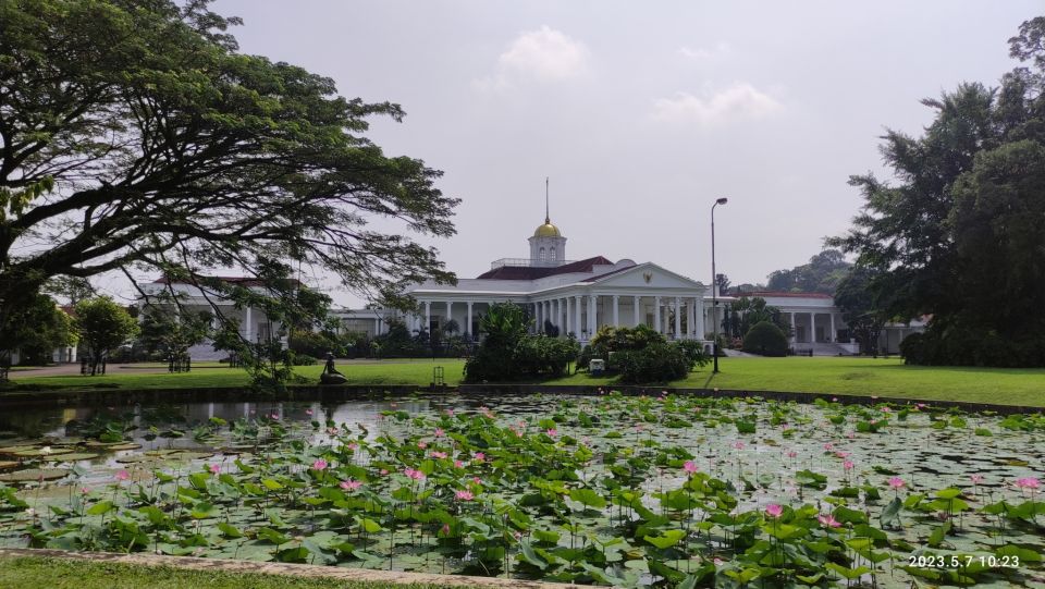 Jakarta : Botanical Garden, Waterfalls, and Rice Fields Tour - Tour Overview