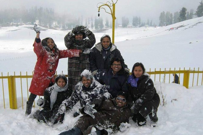 Kashmir Family Tour – 07 Days Includes Accommodation and Private Transport