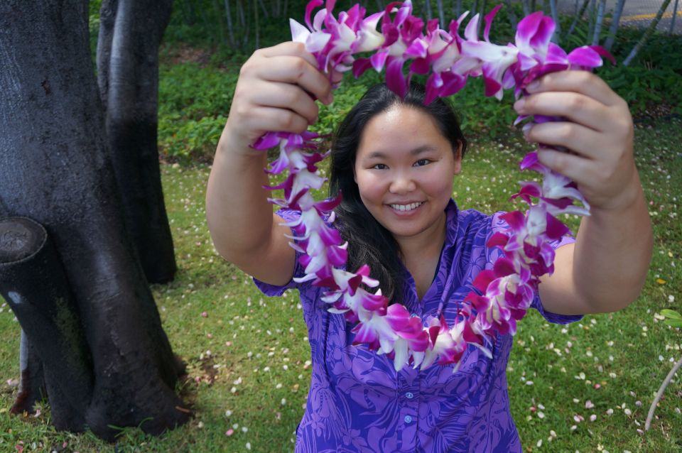 Kauai: Lihue Airport Honeymoon Lei Greeting