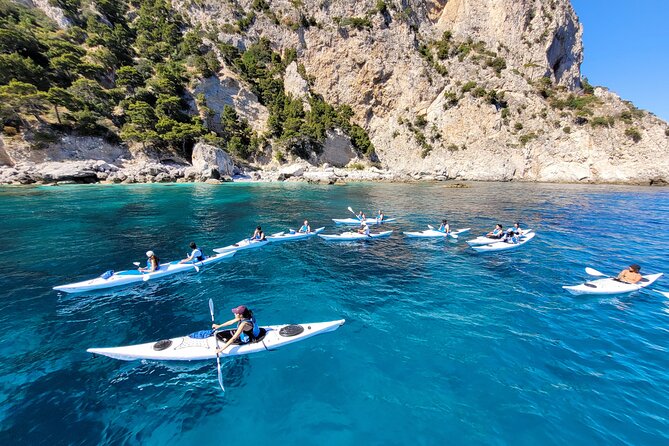 Kayak Tour in Capri Between Caves and Beaches