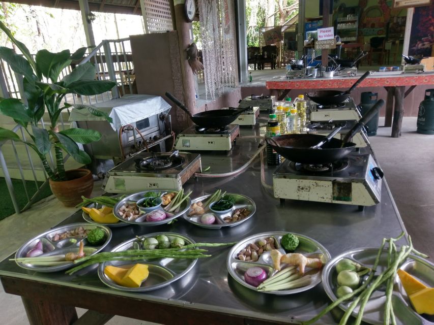 Krabi: Evening Thai Cooking Class at Yas Cookery