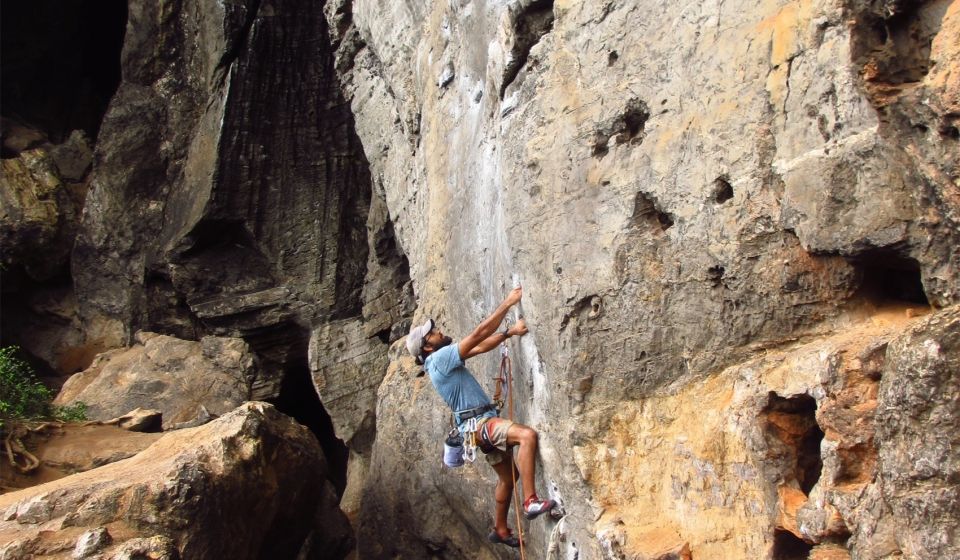 Krabi: Half-Day Rock Climbing Course at Railay Beach