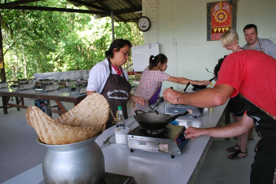 Krabi: Morning/Afternoon Thai Cooking Class at Yas Cookery