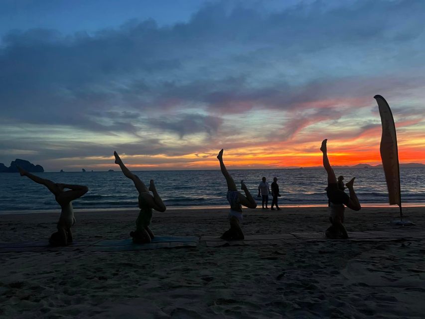 Krabi: Sunset Yoga Balance Join-in Class