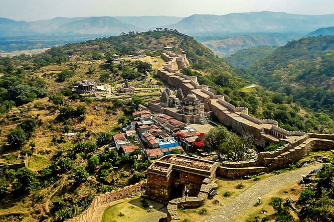 Kumbhalgarh Fort and Ranakpur One Day Trip From Udaipur With Guide & Lunch